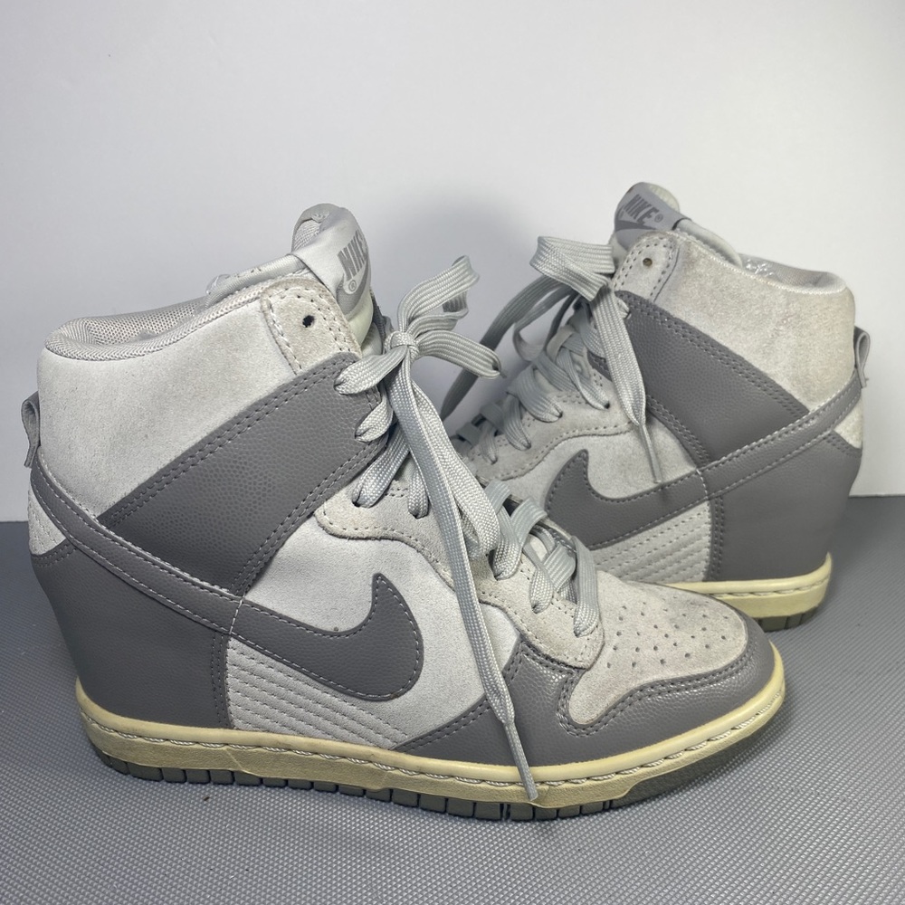 Women’s 2013 Dunk High “Sky high” size 5  528899-005